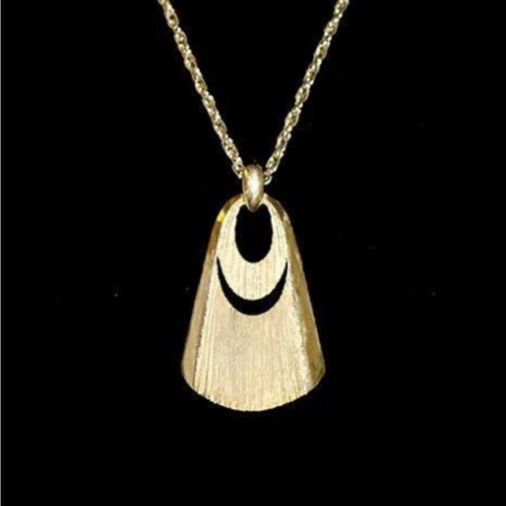 Vintage 50s Crown Trifari Gold Statement Pendant